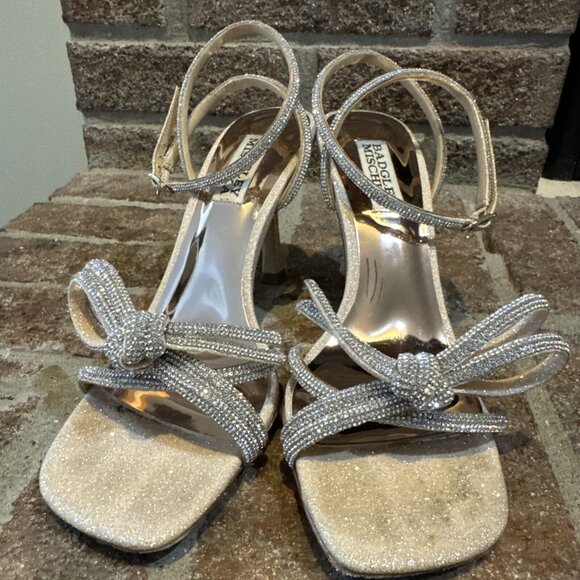 Badgley Mischka Womens Effie Strappy Bow Stiletto Heel Sandal in Soft  Gold Sz 6 - Picture 5 of 15